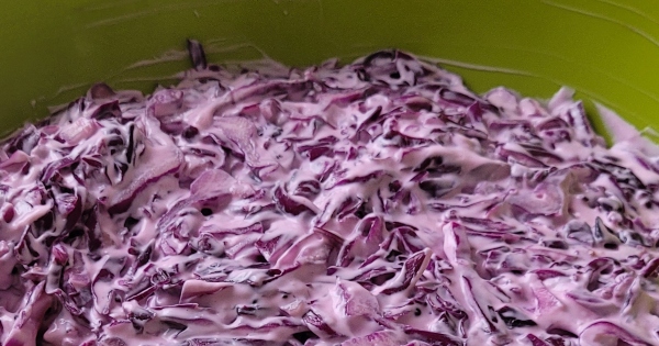 yogurtlu-kirmizi-lahana-adim-4-figen