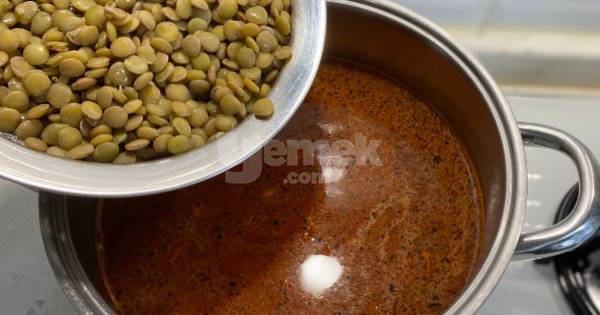 bulgur-kofteli-yesil-mercimek-yemegi-yapim7