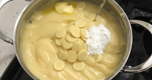 cilekli-pasta-tarifi-adim-1-aysegul-karaman (1)