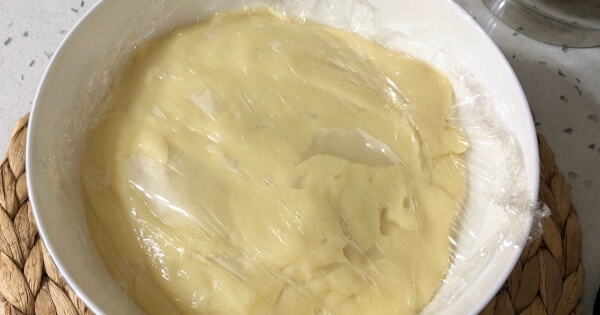 cilekli-pasta-tarifi-adim-2-aysegul-karaman (1)