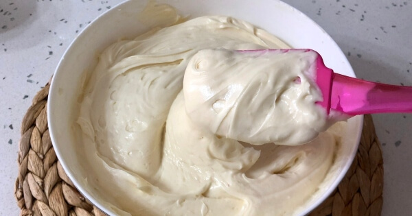 cilekli-pasta-tarifi-adim-4-aysegul-karaman (1)