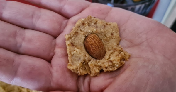 glutensiz-leblebi-dolgulu-atistirmalik-tarifi-adim-2-figen-yanaroglu