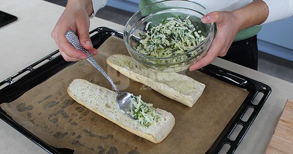 sarimsakli-ekmek-tarifi-8