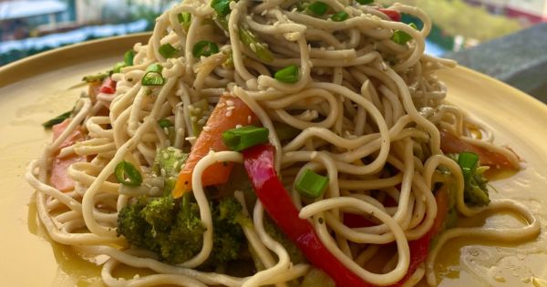 Sebzeli Noodle