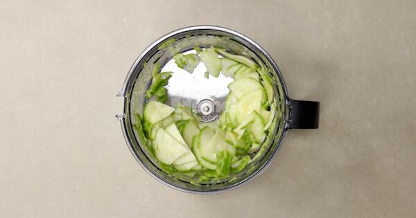 yogurtlu-havuc-ve-kabak-salatasi-1