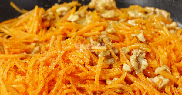 yogurtlu-havuc-ve-kabak-salatasi-7