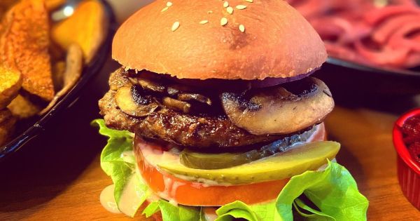 Mantarlı Ev Yapımı Hamburger
