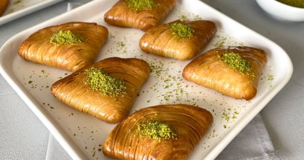 Midye Baklava