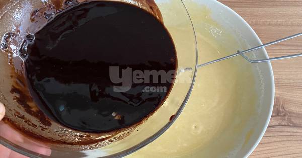 15-dakikada-cilekli-brownie-yapim4