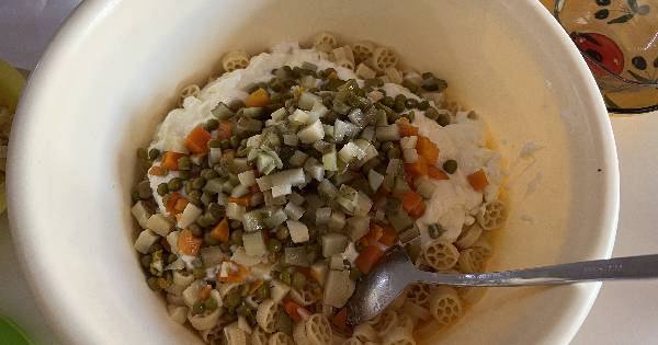 damla-simsek-akbas-makarna-salatasi-2