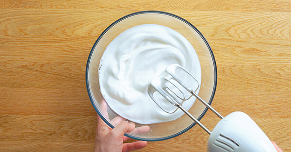 iki-malzemeli-cikolatali-mousse-asama-3