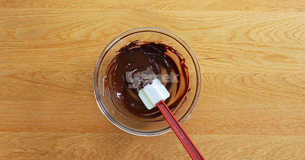 iki-malzemeli-cikolatali-mousse-asama-4