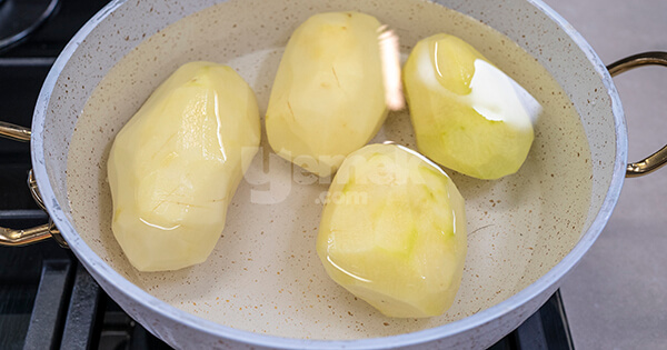 mayonezli-patates-salatasi-asama-2