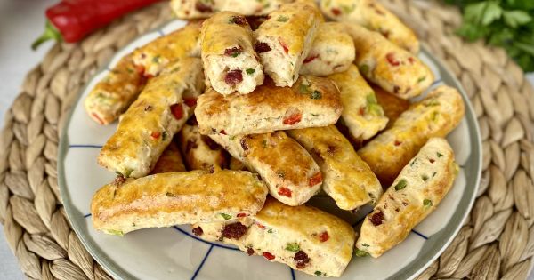 Pizza Tadında Mayasız Çubuk Pişi