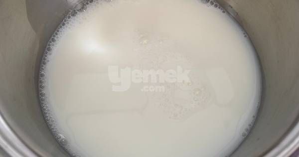 4-kisilik-irmik-helvasi-yapim1