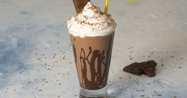 cikolatali-milkshake-yemekcom
