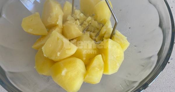 3-malzemeli-cubuk-patates-yapim2