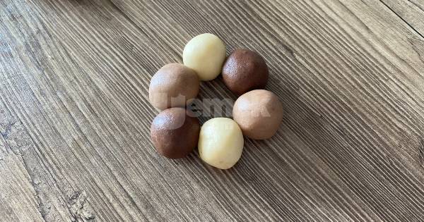3-renkli-ruzgargulu-kurabiye-yapim5