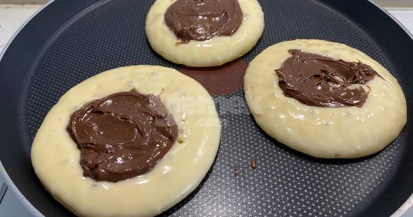 cikolata-dolgulu-pancake-yapim5