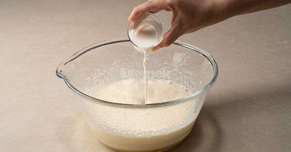 damla-cikolatali-kek-asama3-yemekcom