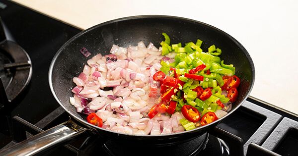 firinda-soslu-balik-asama2-yemekcom