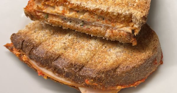 Hindi Fümeli Tost