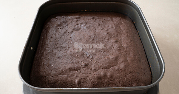 kahveli-brownie-asama9-yemekcom