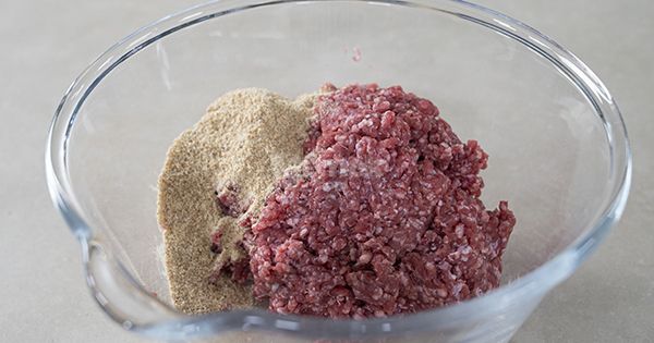 kofte-ekmek-asama1-yemekcom