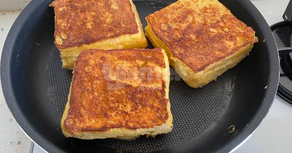 5-dakikada-tavada-yumurtali-tost5