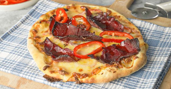 Dana Etli Kırmızı Biberli Pizza