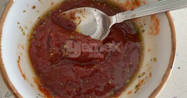 ekmek-hamurundan-tepsi-pizzasi1
