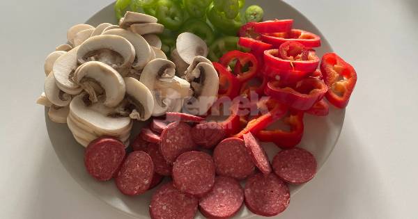 ekmek-hamurundan-tepsi-pizzasi2