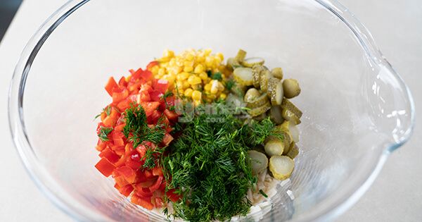 eriste-salatasi-asama4-yemekcom