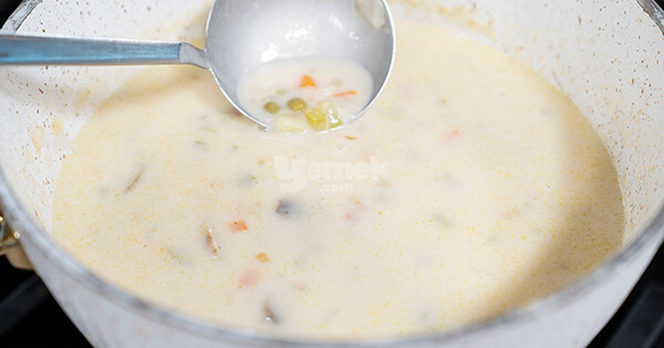 kremali-sebze-corbasi-asama8-yemekcom
