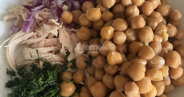 citir-yufkali-nohut-salatasi-asama6