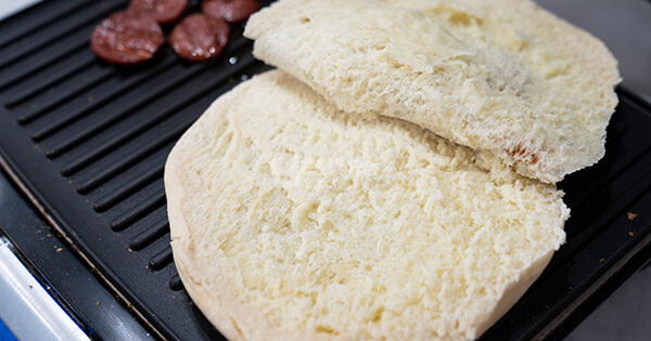 bazlama-tost-asama2-yemekcom