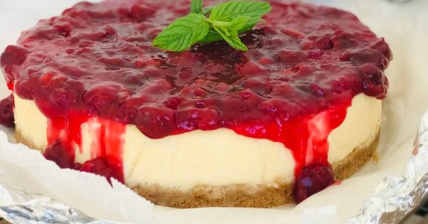 Vişne Soslu Cheesecake