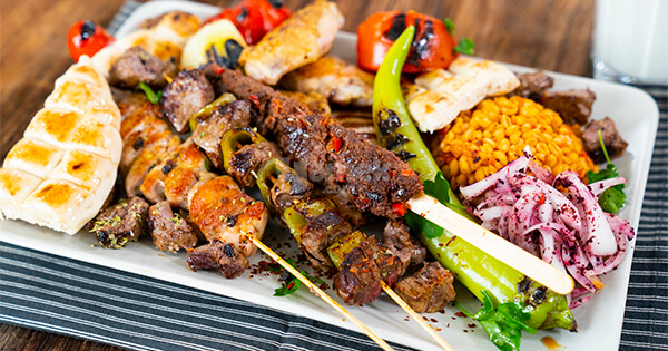 karisik-kebap-asama5-yemekcom