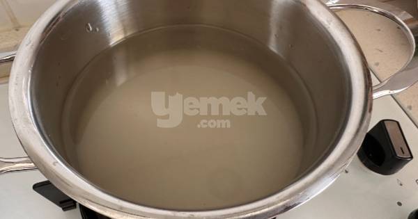 muhallebili-irmik-tatlisi1
