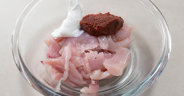 pilav-ustu-tavuk-doner-asama1-yemekcom
