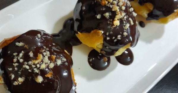 Çikolatalı Profiterol
