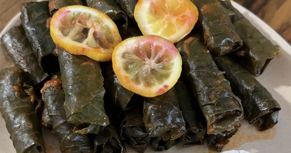 Zeytinyağlı Karadut Yaprağı Sarması
