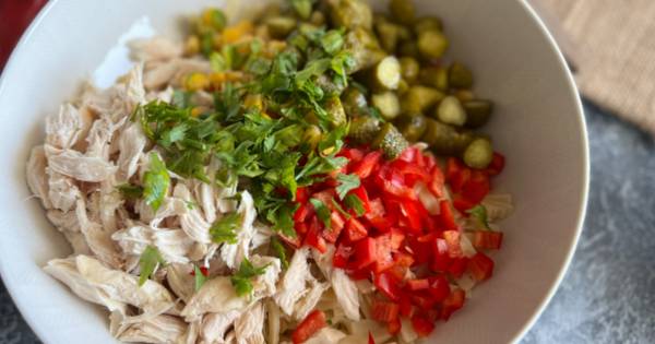 tavuklu-eriste-salatasi3