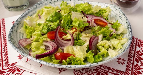 3 Malzemeli: Kıvırcık Salatası