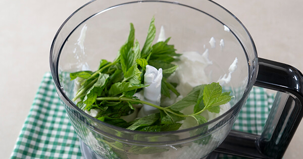 naneli-ayran-asama2-yemekcom