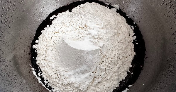 yumurtasiz-sütsüz-kek-3