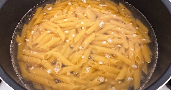 kremasiz-ispanakli-makarna-1