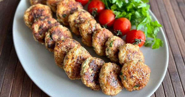 Kinoalı Tavuk Köftesi
