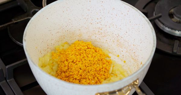 lokanta-usulu-mercimek-corbasi-4