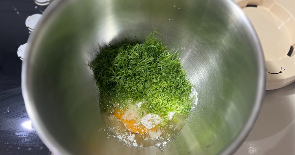 lor-peynirli-dereotlu-pogaca-2